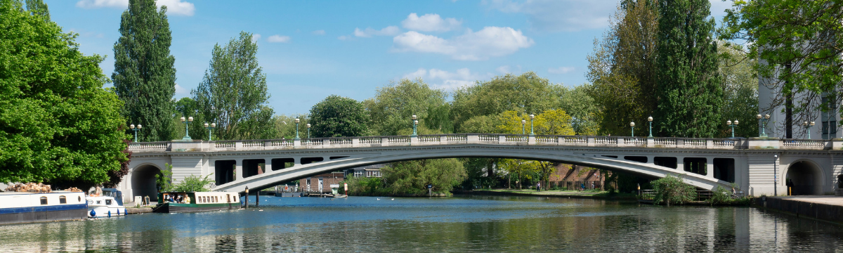 Bridge over the river Thames in Reading
