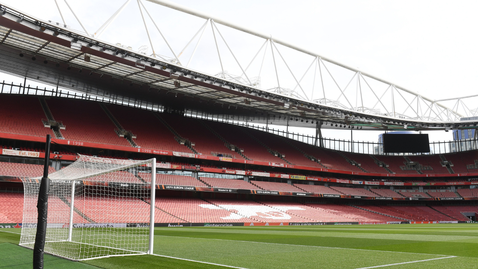 Arsenal Emirates Football stadium pitch
