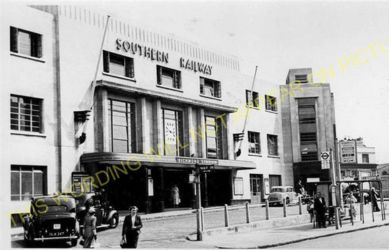 The 1930s view of Richmond station - South Western Railway