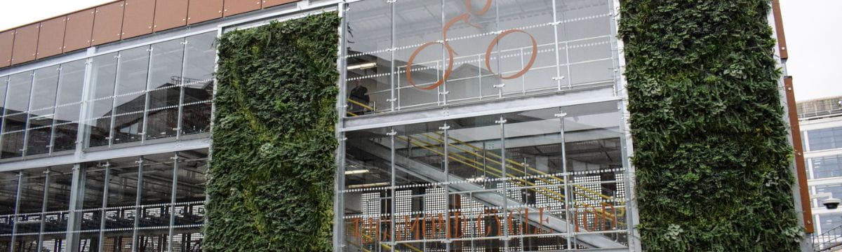 Richmond (London) station cycle hub - South Western Railway