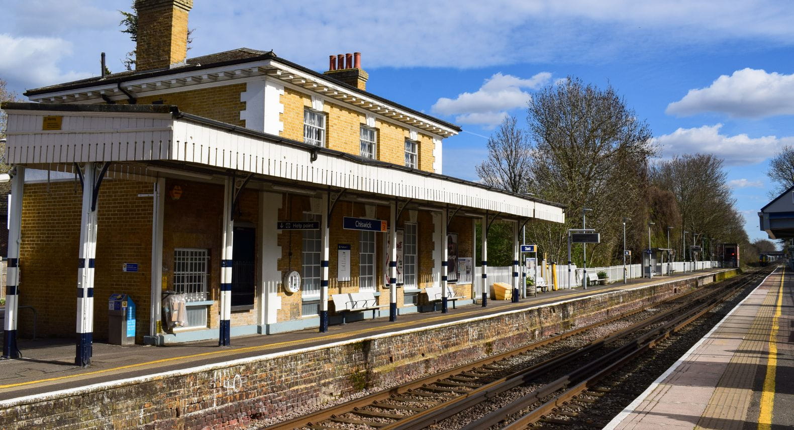 Chiswick station platform view