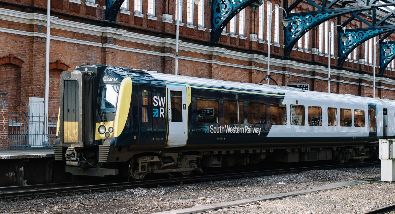 Class 444 train at platform
