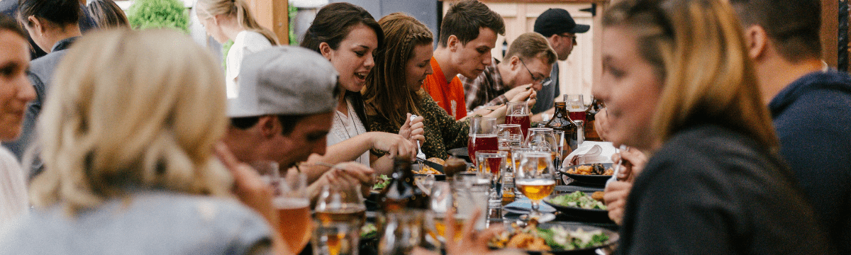 People eating in a restaurant 