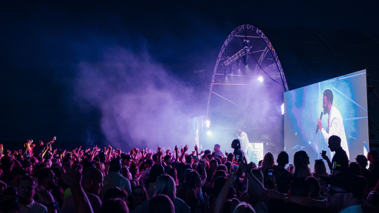 Craig David performing at SandFest in 2023