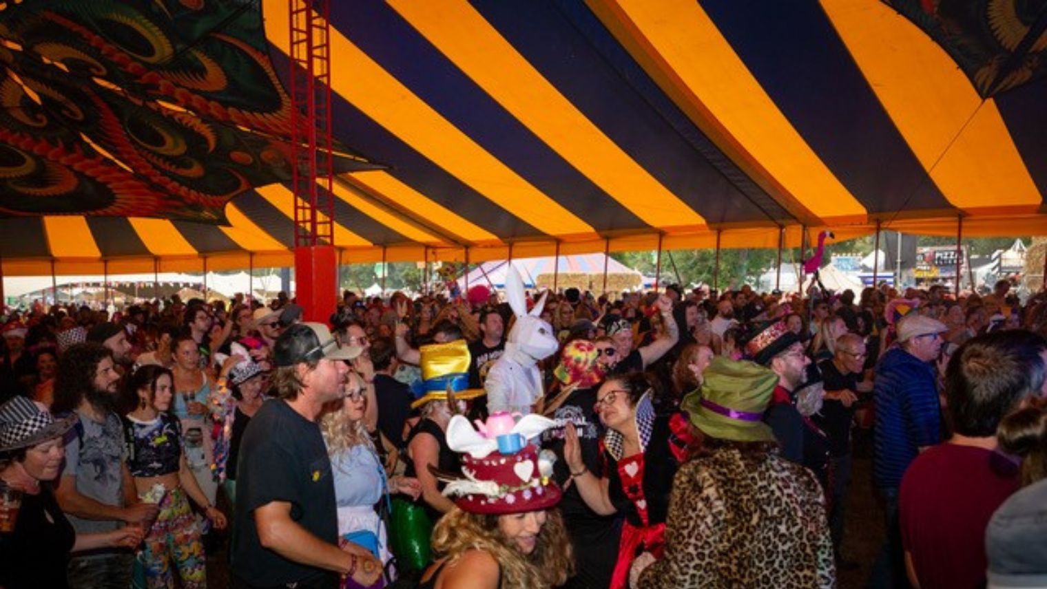 Mucky Weekender festival attendees