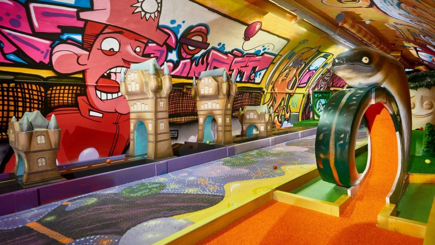 Plonk crazy golf at London Bridge