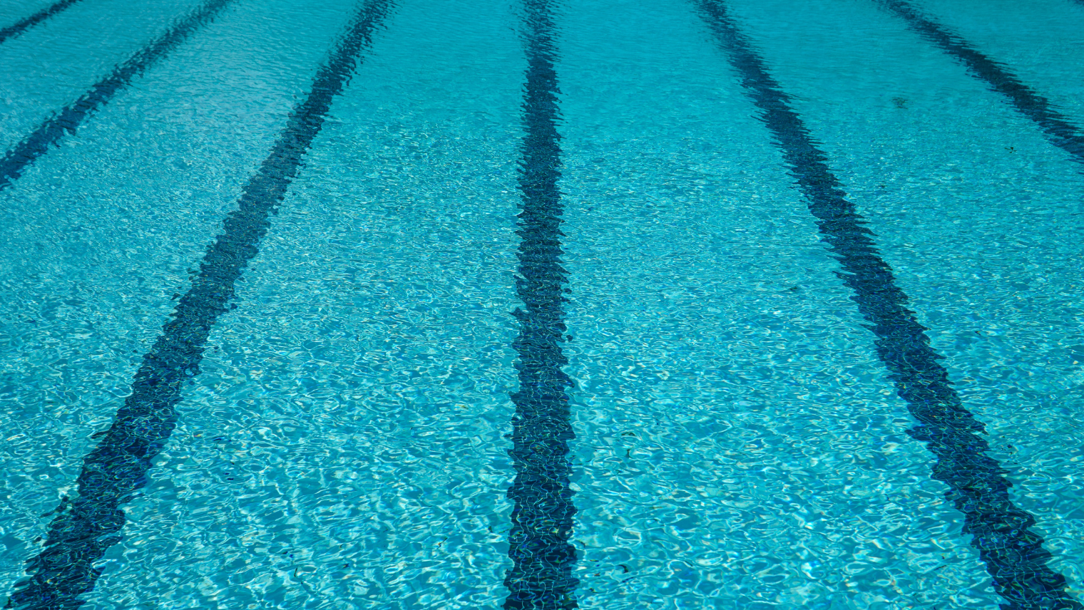 An image of an outdoor swimming pool 