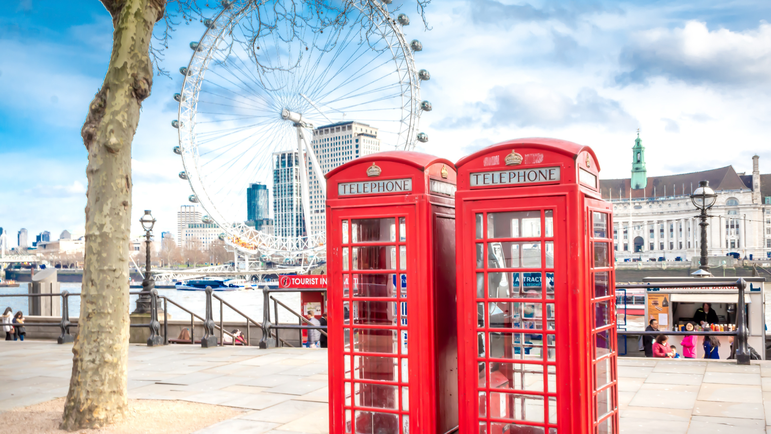 london eye and red cabins