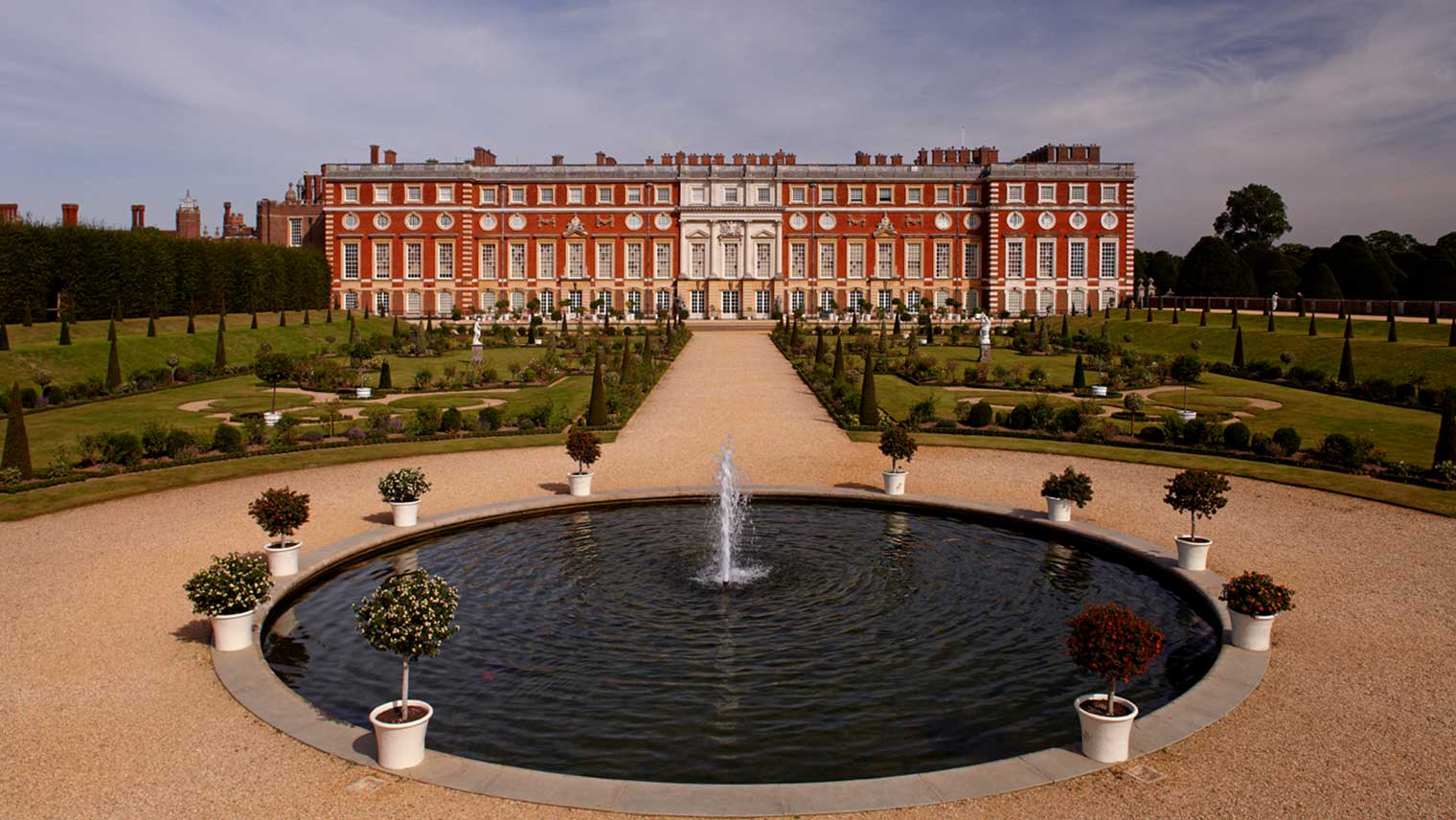 Hampton Court Palace gardens and Baroque building