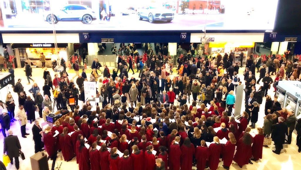 Waterloo choir raise money for foodbank