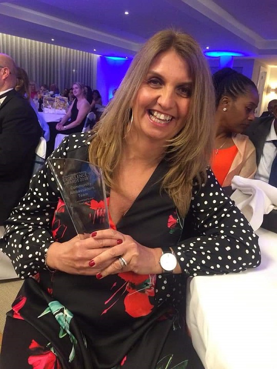 Tarnia Rayment with her award