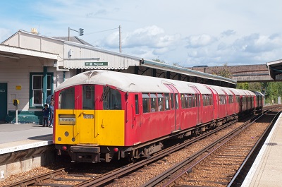 The latest livery applied to class 483 trains