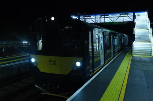Class 484 train at Ryde St John's Road station image 1
