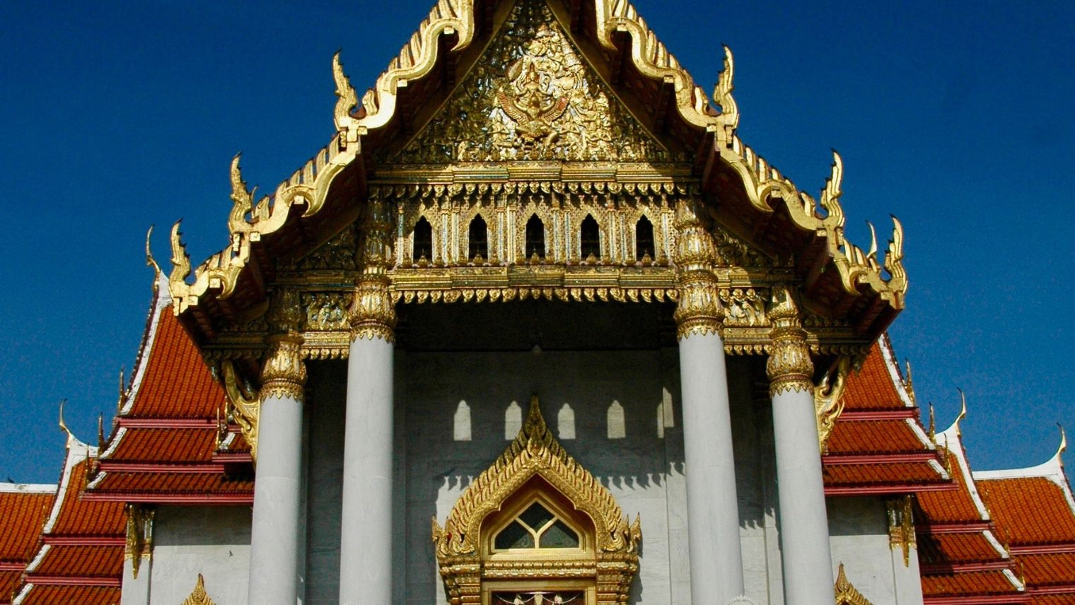 Wat Buddhapadipa is a true gem of Thai Buddhism architecture and traditions right here in London