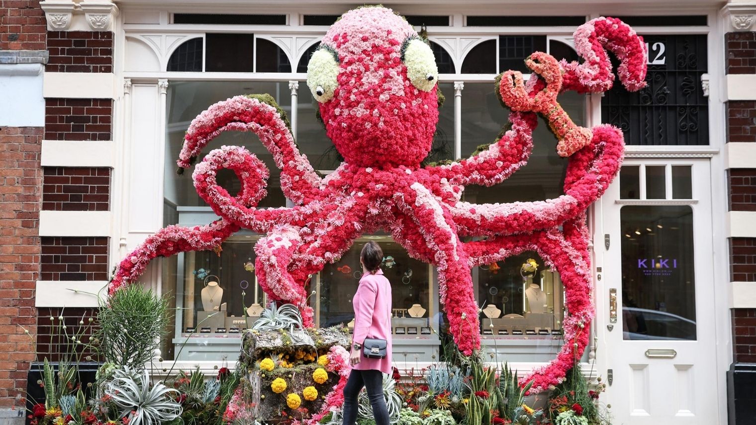 Floral display of an octopus at a store for Chelsea in Bloom