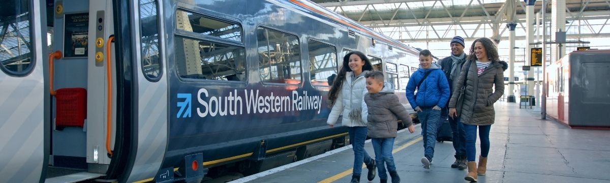 Find the best travel tips when taking the train with kids